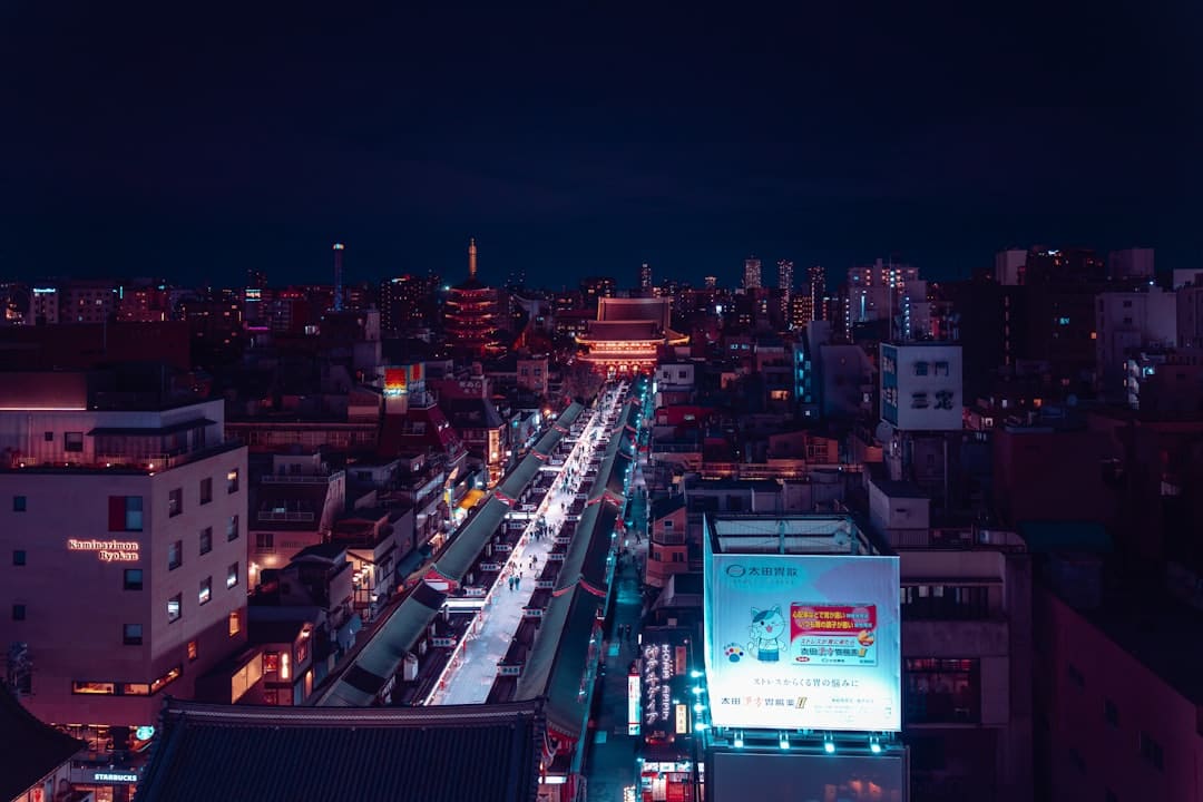 每一座花坛，都是我国！长安街10组主题花坛，跨过80年，打卡道路